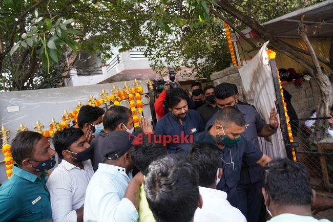 Exclusive Pawan Kalyan Snapped on Occasion of Republic Day in Hyd