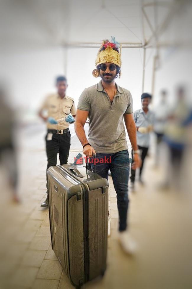 Aadhi Pinishetty Papped at Hyderabad Airport