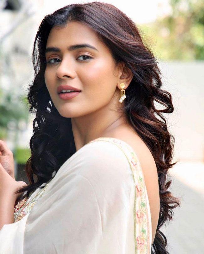 Lovely Looks Of Hebah Patel In White Saree
