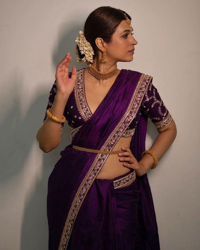 Shraddha Das Traditional Looks In Purple Saree