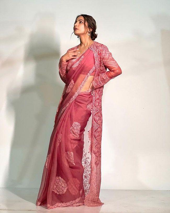 Hina Khan Looks Graceful In Pink Saree