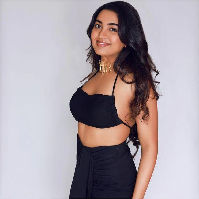 Shivathmika Rajashekar Looking Gorgeous In Black Saree