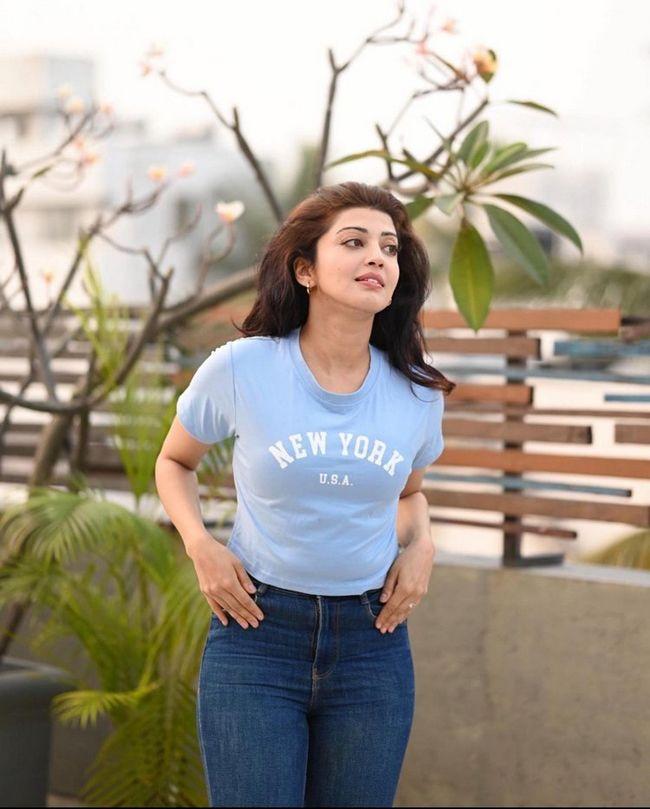 Pranitha Trendy Clicks In Jeans