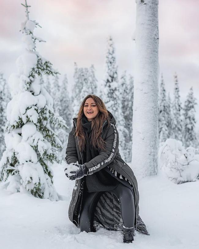 Sonakshi Sinha Loving The Snow In Oslo