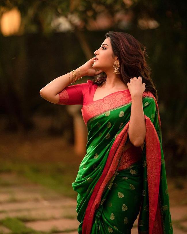 Adorable Looks Of Aathmika In Traditional Saree