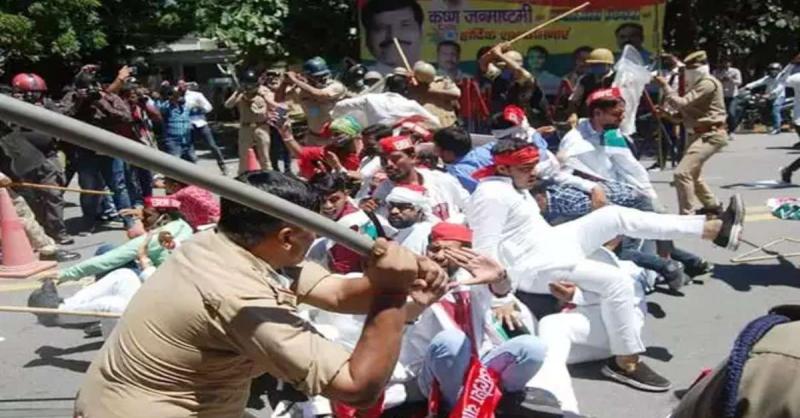 NEET-JEE परीक्षाओं को लेकर सपा छात्र सभा का प्रदर्शन, पुलिस ने किया लाठीचार्ज
