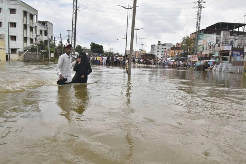 महाराष्ट्र में बारिश और बाढ़ से 48 लोगों की मौत, कर्नाटक में बाढ़ से गंभीर  हालात