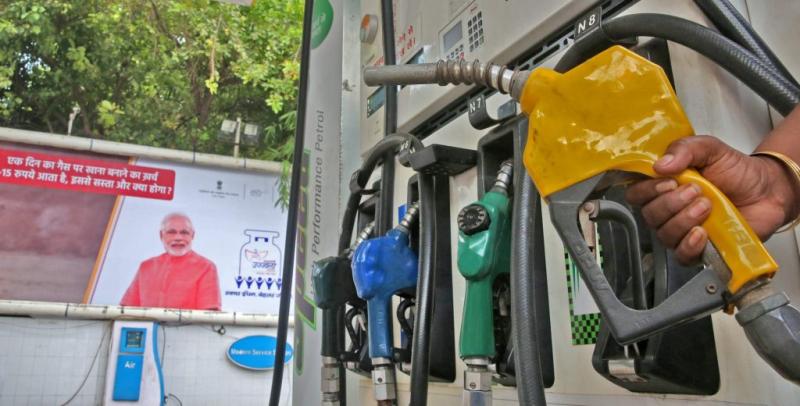 पेट्रोल-डीज़ल के दामों में लगातार दसवें दिन बढ़ोतरी, राजस्थान व मध्य प्रदेश  में पेट्रोल सौ के पार