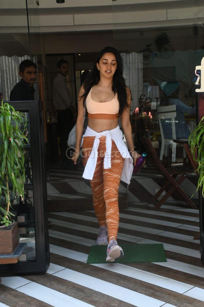 Pics Kiara Advani In Activewear Post Her Workout Gulte Latest Andhra Pradesh Telangana Political And Movie News Movie Reviews Analysis Photos