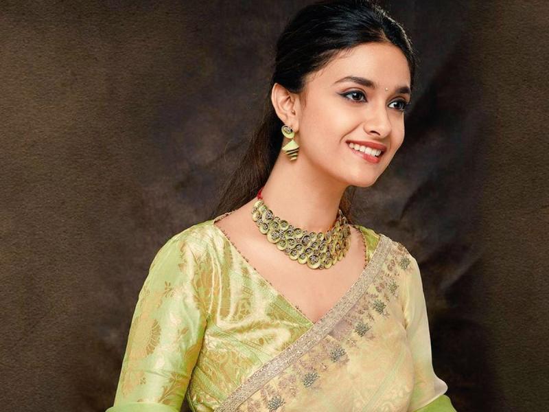 Keerthy Suresh Lost Bollywood Offer Due To Weight Loss Gulte Latest Andhra Pradesh Telangana Political And Movie News Movie Reviews Analysis Photos