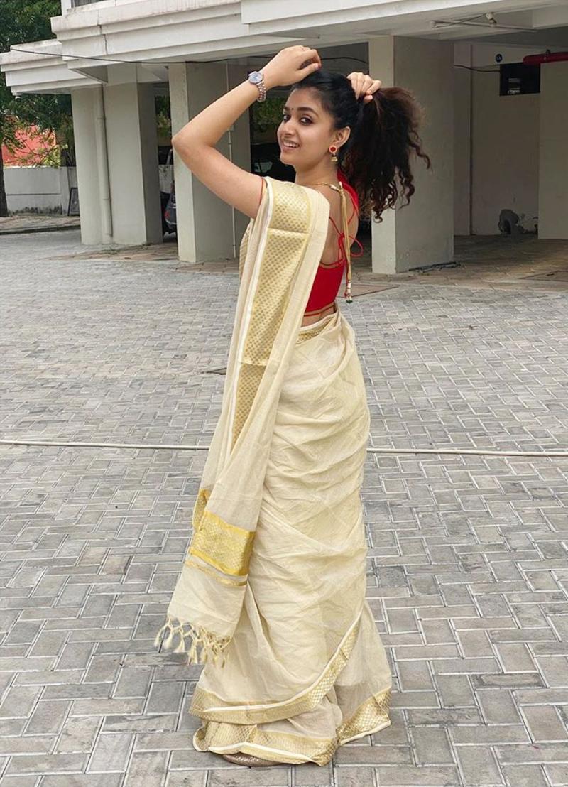 Keerthy Suresh Mesmerizes In Saree Gulte Latest Andhra Pradesh Telangana Political And Movie News Movie Reviews Analysis Photos