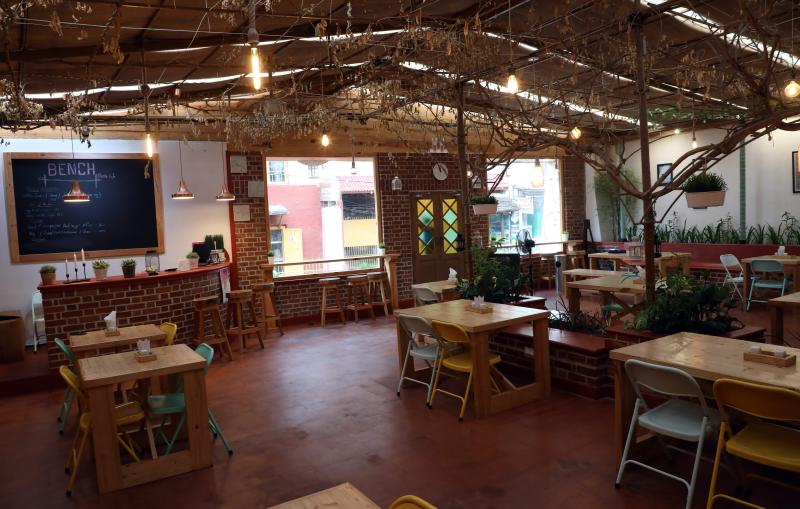 Bench Restocafe In Fort Kochi Offers A Green Ambience And Great