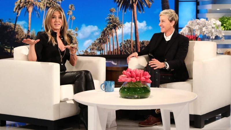 Jennifer Aniston And Ellen Degeneres Share A Friendly Kiss