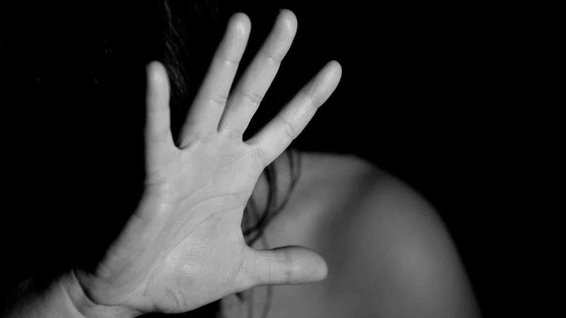 बलात्कार जैसी जघन्य घटनाओं को जातीय नज़रिये से क्यों देखा जा रहा है?
