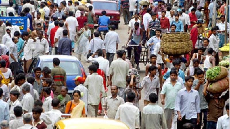 भारत में जनसंख्या वृद्धि दर घटने से फ़ायदा नहीं, होगा बड़ा नुक़सान