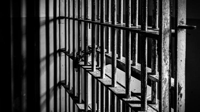 महाराष्ट्र की जेलों में बंद 50 फ़ीसदी कैदी रिहा किए जाएँगे