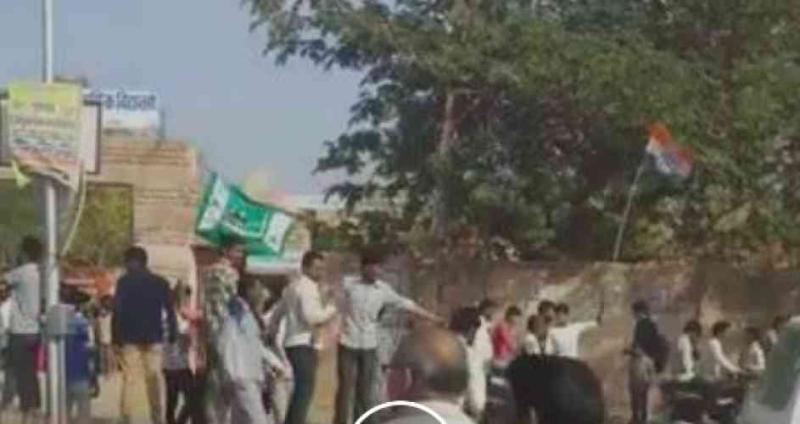 क्या कांग्रेस की रैली में लहराया गया पाकिस्तानी झंडा?