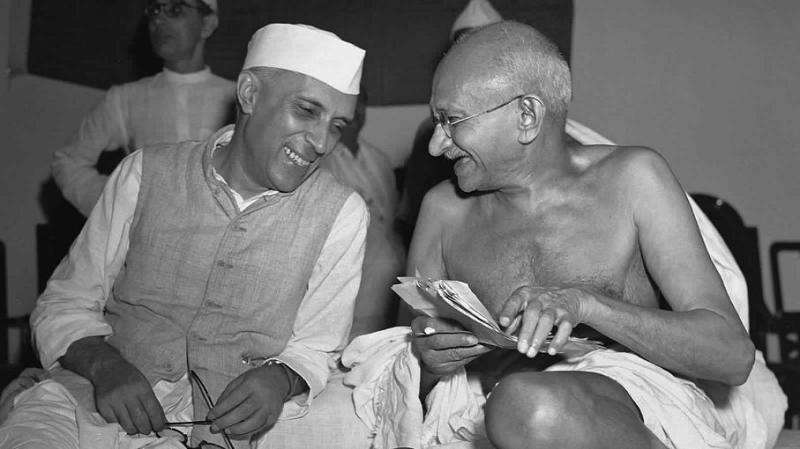 नेहरू को कोसने वाले बताएँ, सावरकर-जिन्ना किसके वफ़ादार थे?