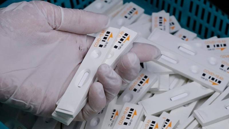 कोरोना: अरबों-खरबों डॉलर का धंधा बन गया है वैक्सीन की खोज का काम