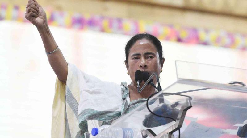 कोरोना की आड़ में राजनीति का घटिया खेल चल रहा है पश्चिम बंगाल में 
