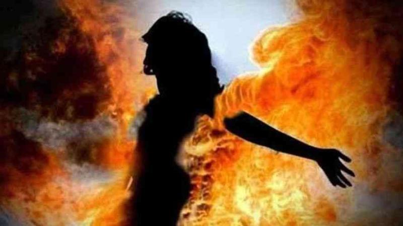 उन्नाव में जिंदा जलाई गई बलात्कार पीड़िता ने दम तोड़ा