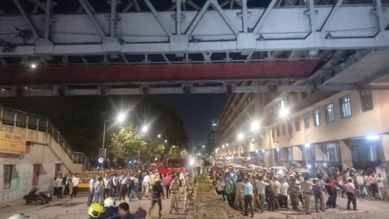 मुंबई ब्रिज हादसा: मरता इंसान है, शासन तो चल रहा था, चलता रहेगा