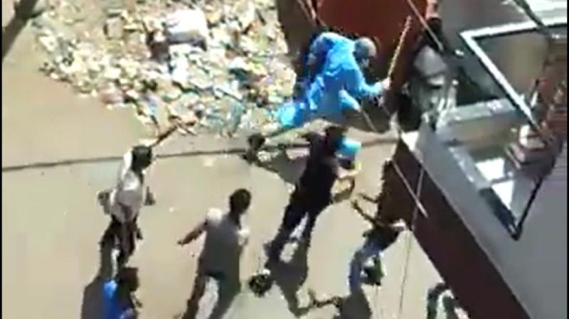 कोरोना: इंदौर के बाद मुरादाबाद में डॉक्टर्स पर हमला; रासुका के तहत होगी कार्रवाई