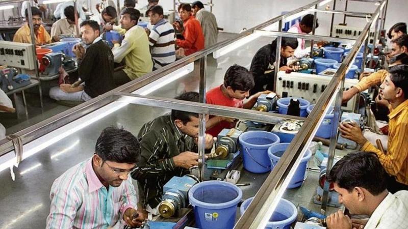 ज़बरदस्त मंदी की चपेट में गुजरात का हीरा उद्योग, 60 हज़ार नौकरियाँ गईं 