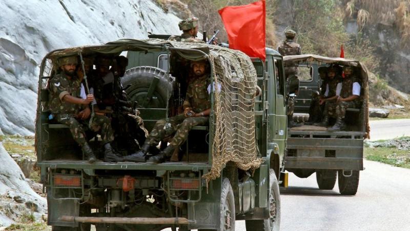 लद्दाख के एलएसी पर जाड़े में मोर्चेबंदी के लिए तैयार सेना