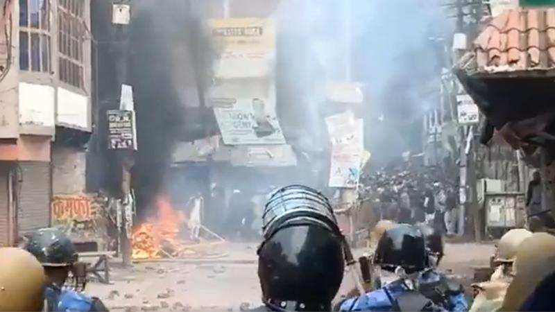 नागरिकता क़ानून: यूपी के रामपुर में पथराव-लाठीचार्ज, इंटरनेट बंद