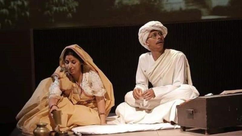 मोदी युग में गाँधी पर नाटक