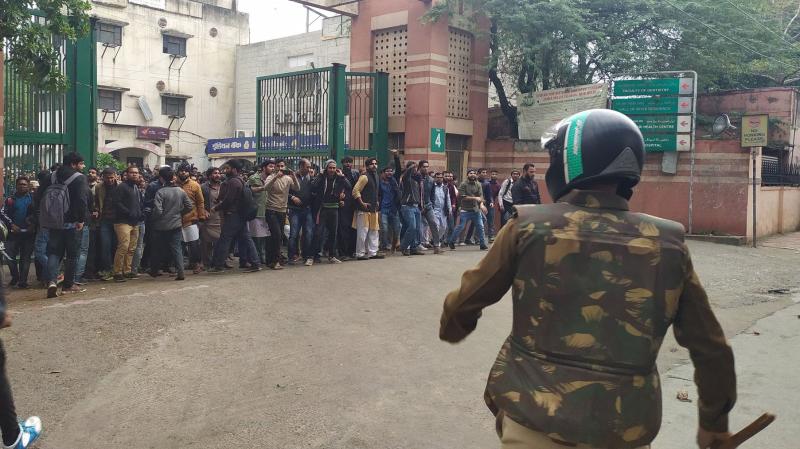 नागरिकता क़ानून: जामिया में प्रदर्शन के दौरान दिल्ली पुलिस ने चलाई थी गोली! 