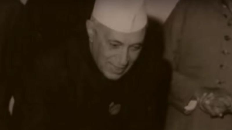 इतिहास बदलने से भी क्या नेहरू की शख़्सियत मिट जाएगी?