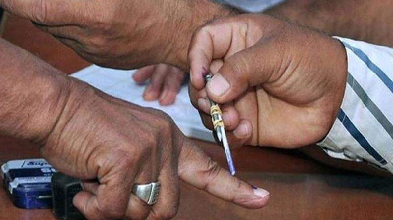 मतदान के आँकड़े में देरी का चुनाव आयोग ने किया बचाव, 'आप' के आरोपों को नकारा