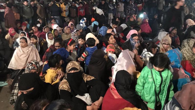 नागरिकता क़ानून: हाड़ कंपा देने वाली सर्दी में भी शाहीन बाग़ में जुटे हैं लोग