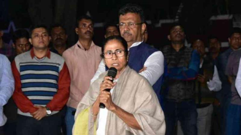 बंगाल चुनाव में ममता बनर्जी का ‘बंगाल की बेटी’ कार्ड