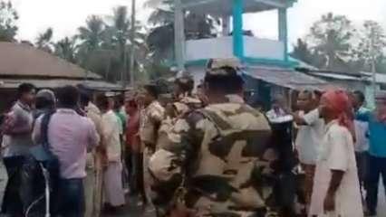 बंगाल: भीड़ ने जवानों, पोलिंग स्टाफ़ पर हमला किया, बचाव में चलाई गोली- CISF