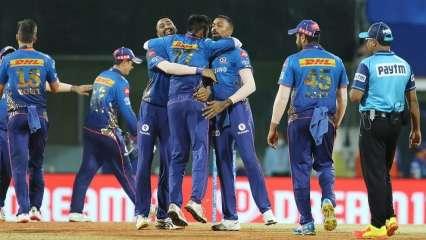 आईपीएल: मुंबई की कोलकाता पर रोमांचक जीत, चाहर चमके