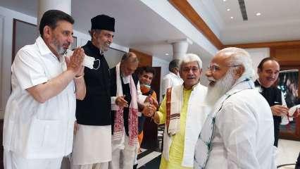 कश्मीर बैठक में मोदी ने कहा, राज्य का दर्जा बहाल करने पर प्रतिबद्ध, पहले परिसीमन 