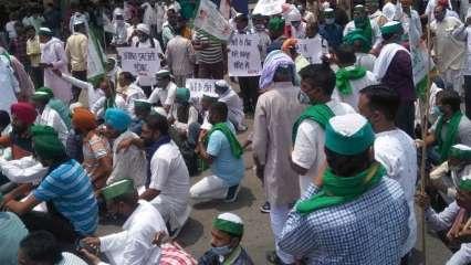 दिल्ली: ग़ाज़ीपुर बॉर्डर पर हंगामा, बीजेपी समर्थकों-किसानों के बीच झड़प