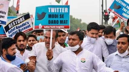 राहुल का ट्विटर अकाउंट लॉक होने पर NSUI, युवक कांग्रेस का प्रदर्शन