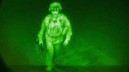 20 साल के 'युद्ध का अंत': अफ़ग़ानिस्तान से आख़िरी अमेरिकी सैनिक भी लौटे