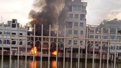 त्रिपुरा- बीजेपी-सीपीएम संघर्ष में पार्टी दफ्तरों पर हमले, वाहन जलाए, मूर्ति तोड़ी