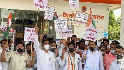 एलजी ने दिल्ली में नहीं दी इजाजत, अब जयपुर में होगी महंगाई हटाओ रैली: कांग्रेस