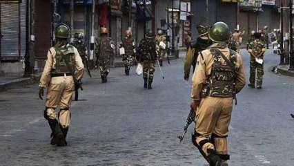 जम्मू-कश्मीर: अनुच्छेद 370 हटने के बाद सेना की मौतें घटीं, नागरिक मौतें बढ़ीं