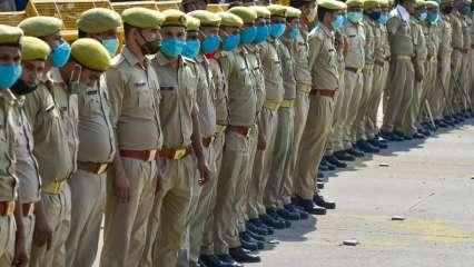 दिल्ली पुलिस के एक हजार जवान और अफसर कोरोना की चपेट में