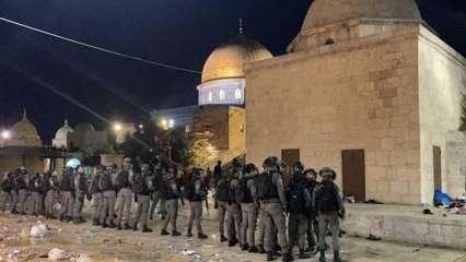 जुमे वाले दिन अल अक्सा मस्जिद में हिंसा, इजरायली पुलिस अंदर घुसी
