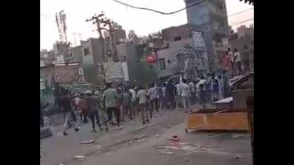 जहांगीरपुरी में फिर हुई पथराव की घटना, पुलिस पर फेंके पत्थर