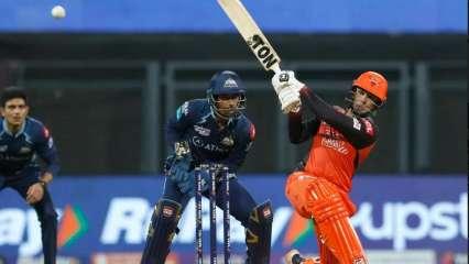 IPL: राशिद के छक्के से जीता गुजरात, हैदराबाद को मिली हार
