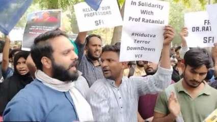 डीयू के प्रोफेसर रतन लाल गिरफ्तार, रिहाई को लेकर प्रदर्शन